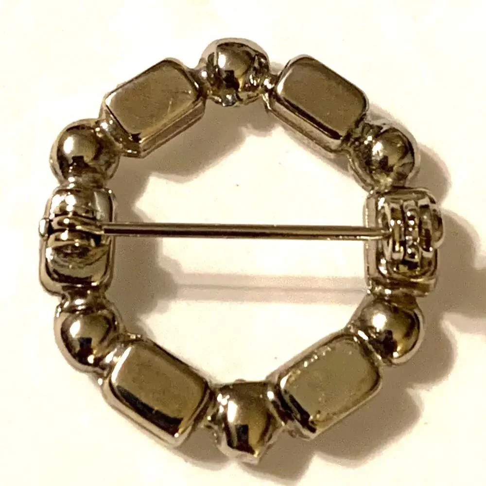 Clear Rhinestone‎ Wreath Brooch/Pin